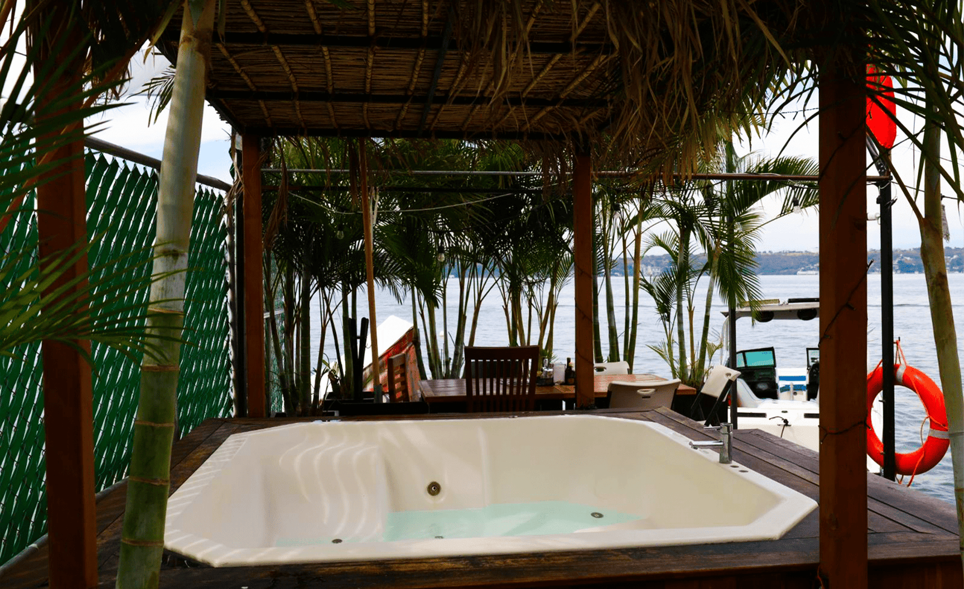 jacuzzi_4.png